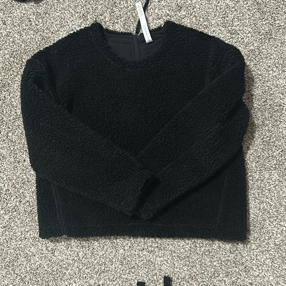 LULULEMON SHERPA CREWNECK SIZE 8 PERFECT CONDITION